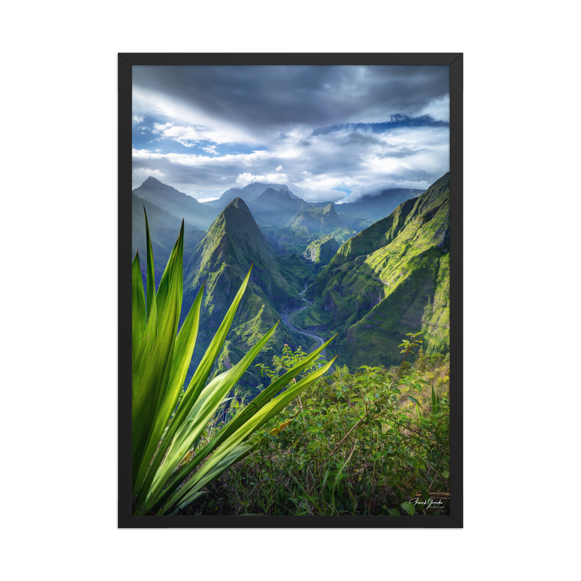 Affiche de La Réunion Mafate, Ciel Tourmenté 50 × 70 cm / Noir - photographie Franck Grondin