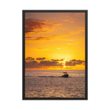 Affiche de La Réunion Retour au Port au Soleil Couchant 50 × 70 cm / Noir - photographie Franck Grondin