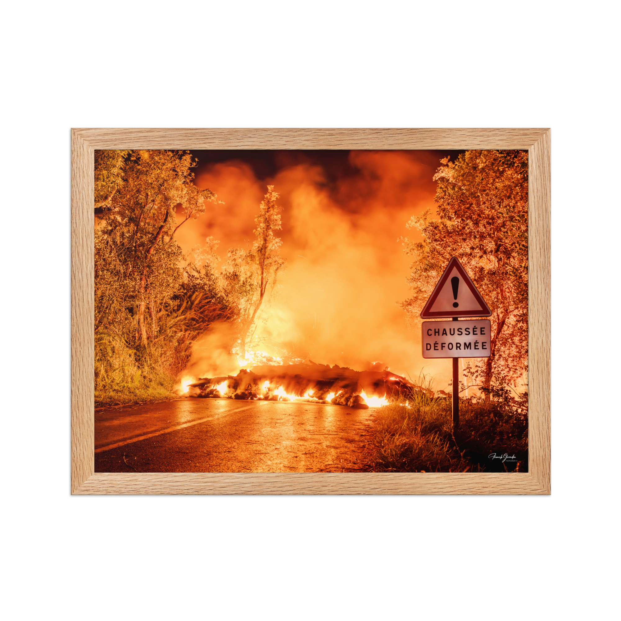 Affiche de La Réunion Chaussée Déformée 30 × 40 cm / Oak - Univile La Réunion