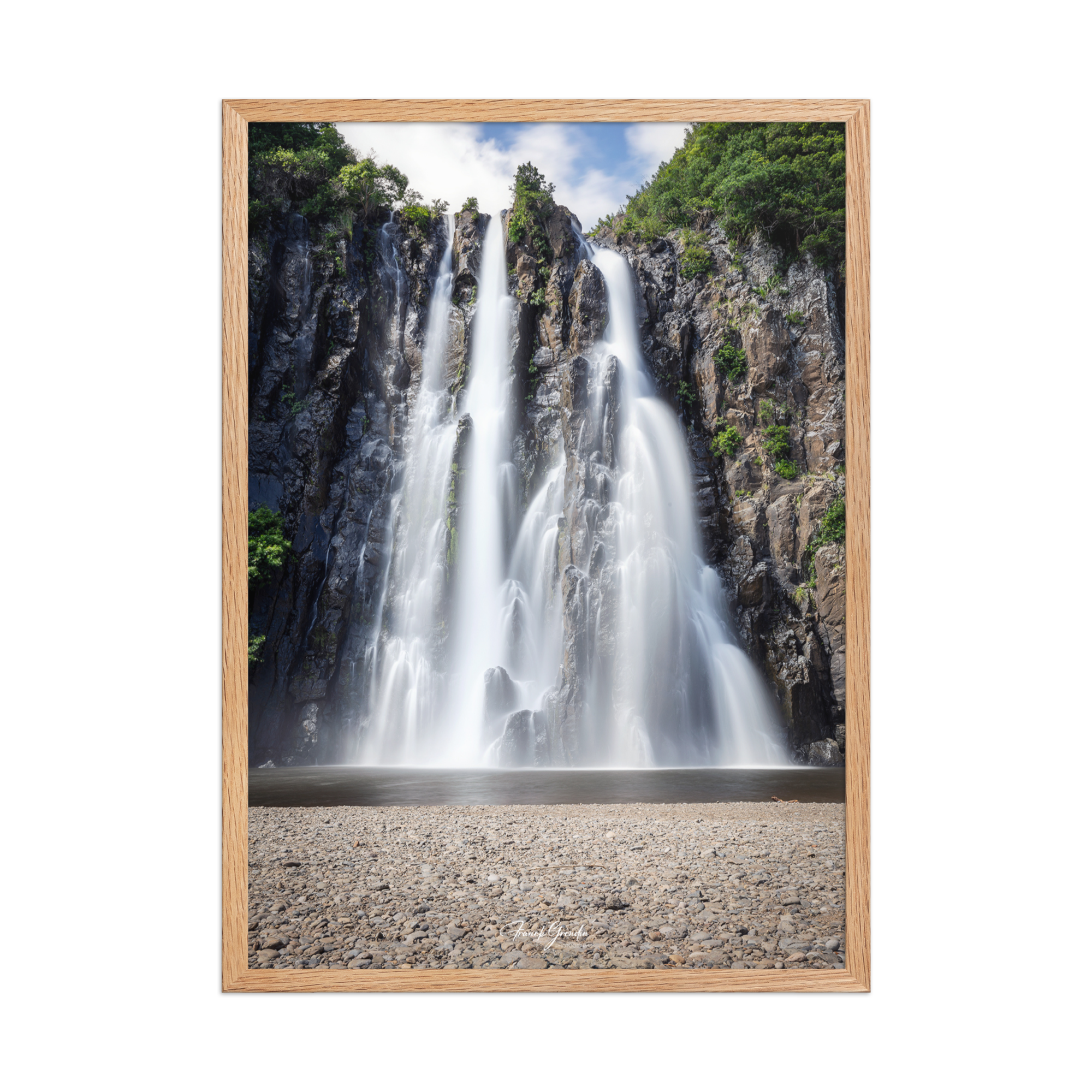 Affiche de La Réunion Cascade Niagara 50 × 70 cm / Oak - Univile La Réunion