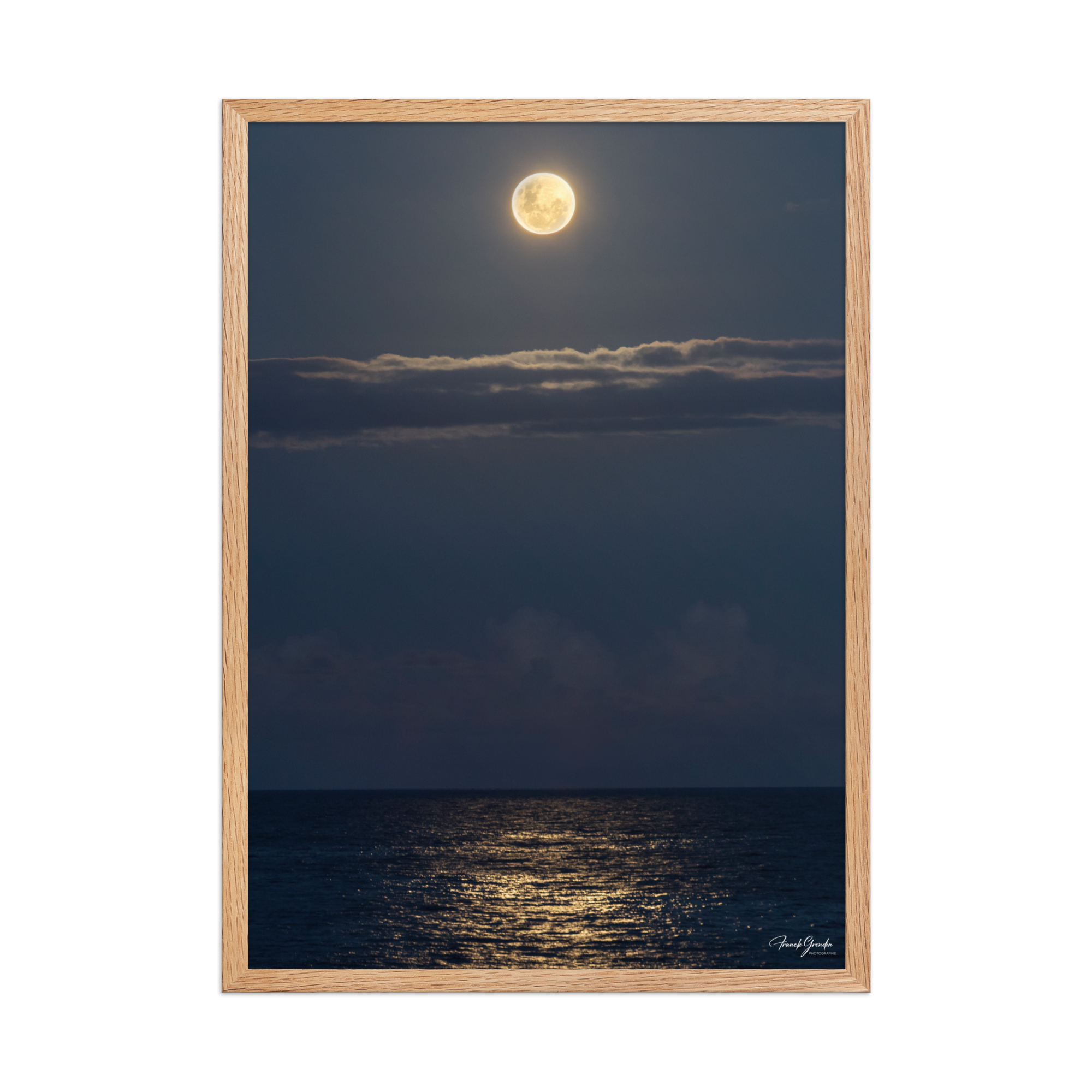 Affiche de La Réunion Lune Rousse sur l'Océan 50 × 70 cm / Oak - photographie Franck Grondin