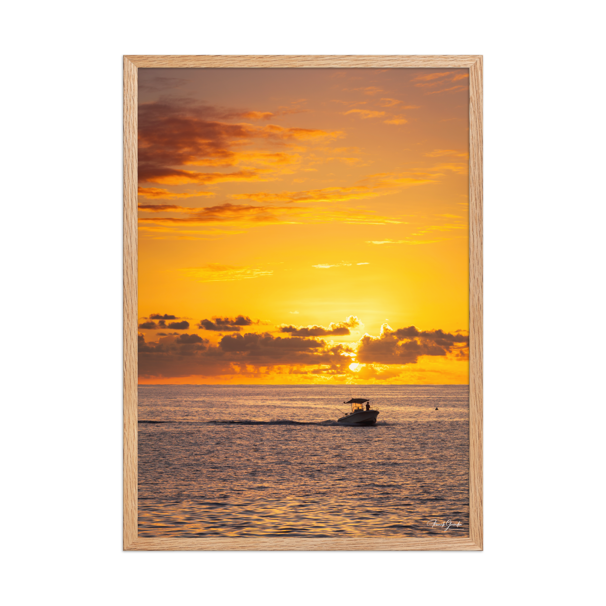 Affiche de La Réunion Retour au Port au Soleil Couchant 50 × 70 cm / Oak - photographie Franck Grondin
