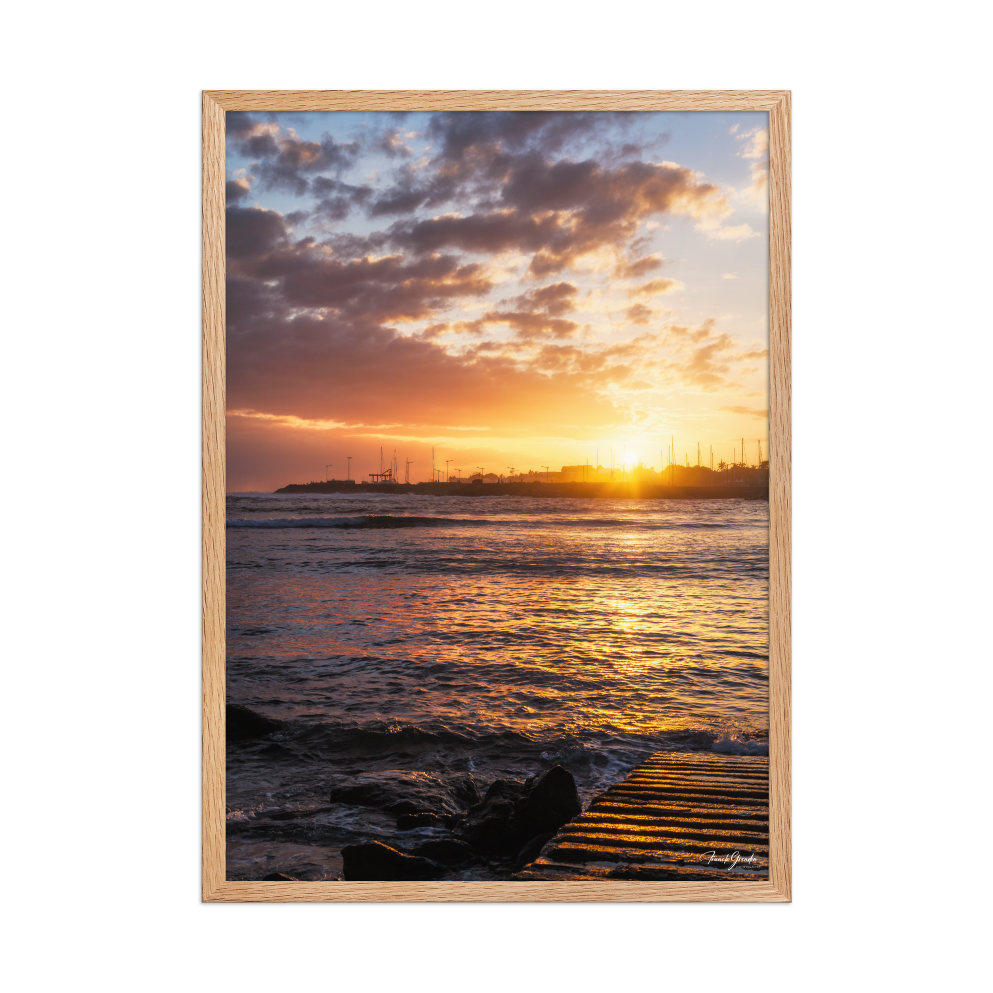Affiche de La Réunion Saint-Pierre depuis Terre-Sainte 50 × 70 cm / Oak - photographie Franck Grondin