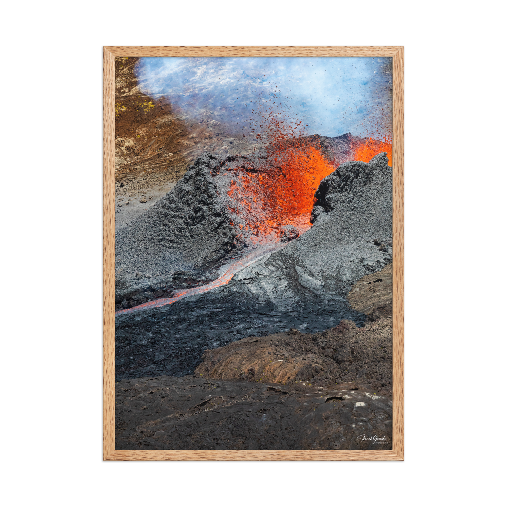 Affiche de La Réunion Le Piton de la Fournaise vu du Ciel 50 × 70 cm / Oak - photographie Franck Grondin