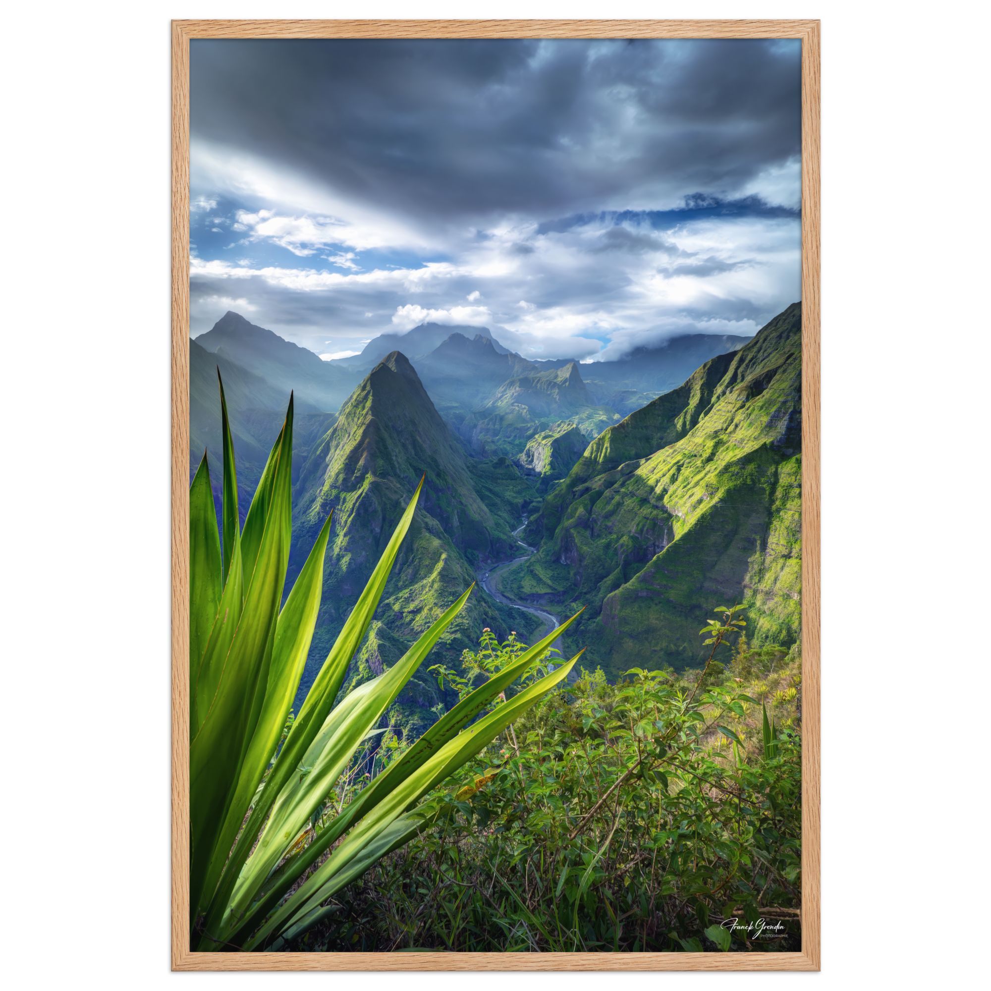 Affiche de La Réunion Mafate, Ciel Tourmenté 61 × 91 cm / Oak - photographie Franck Grondin