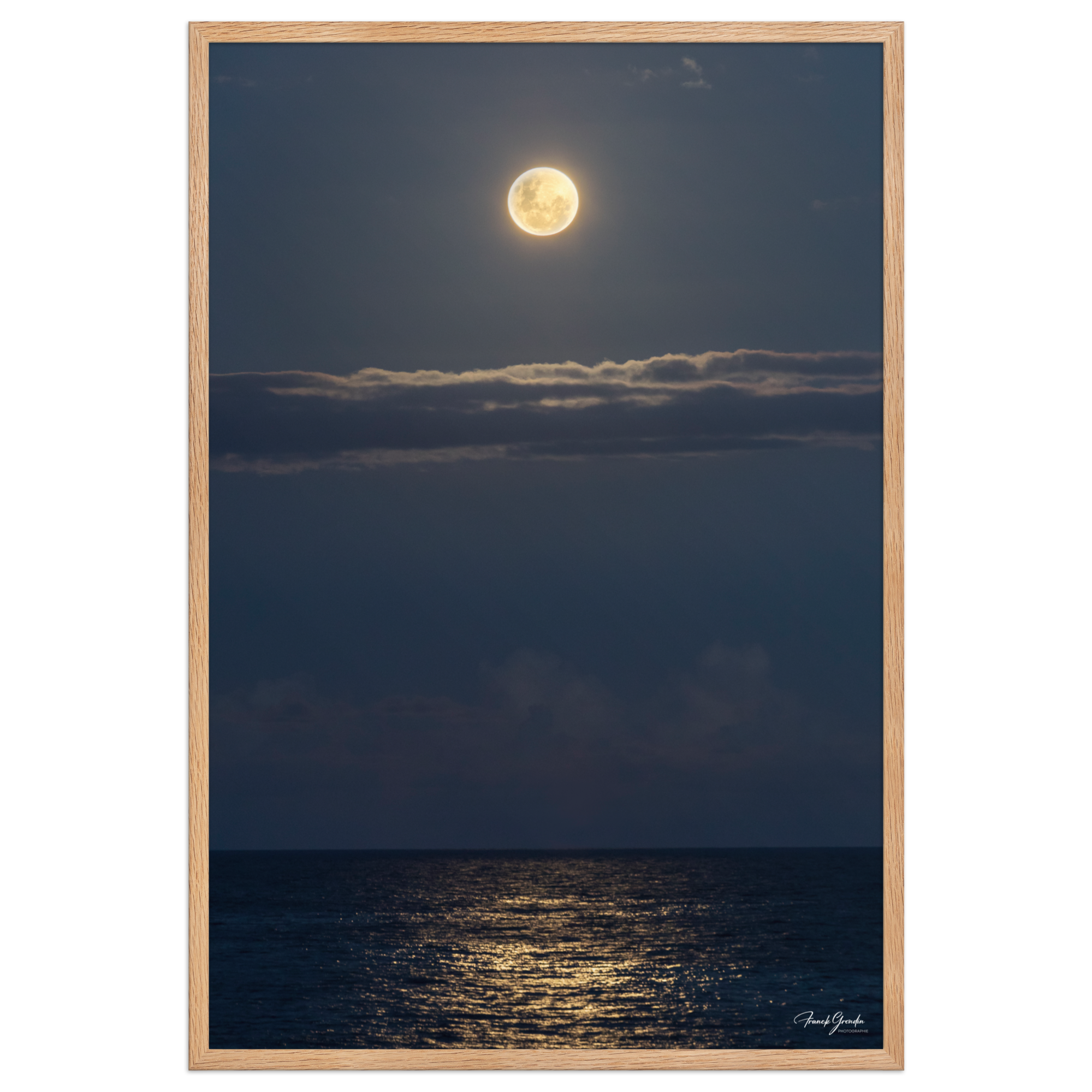 Affiche de La Réunion Lune Rousse sur l'Océan 61 × 91 cm / Oak - photographie Franck Grondin