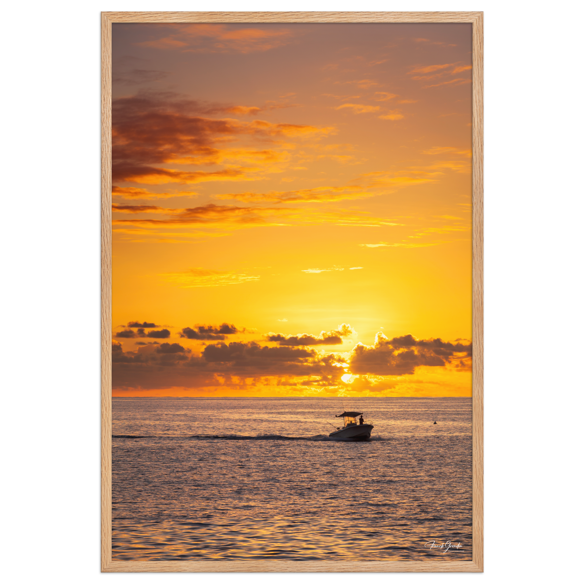Affiche de La Réunion Retour au Port au Soleil Couchant 61 × 91 cm / Oak - photographie Franck Grondin