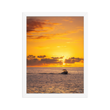 Affiche de La Réunion Retour au Port au Soleil Couchant 30 × 40 cm / Blanc - photographie Franck Grondin