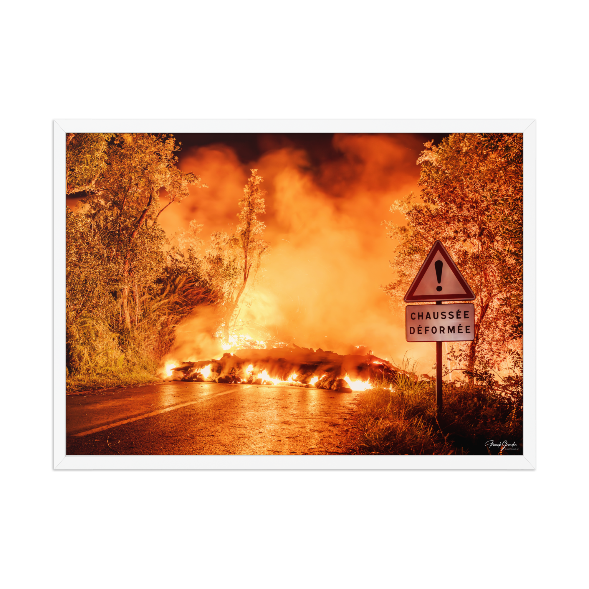 Affiche de La Réunion Chaussée Déformée 50 × 70 cm / Blanc - Univile La Réunion