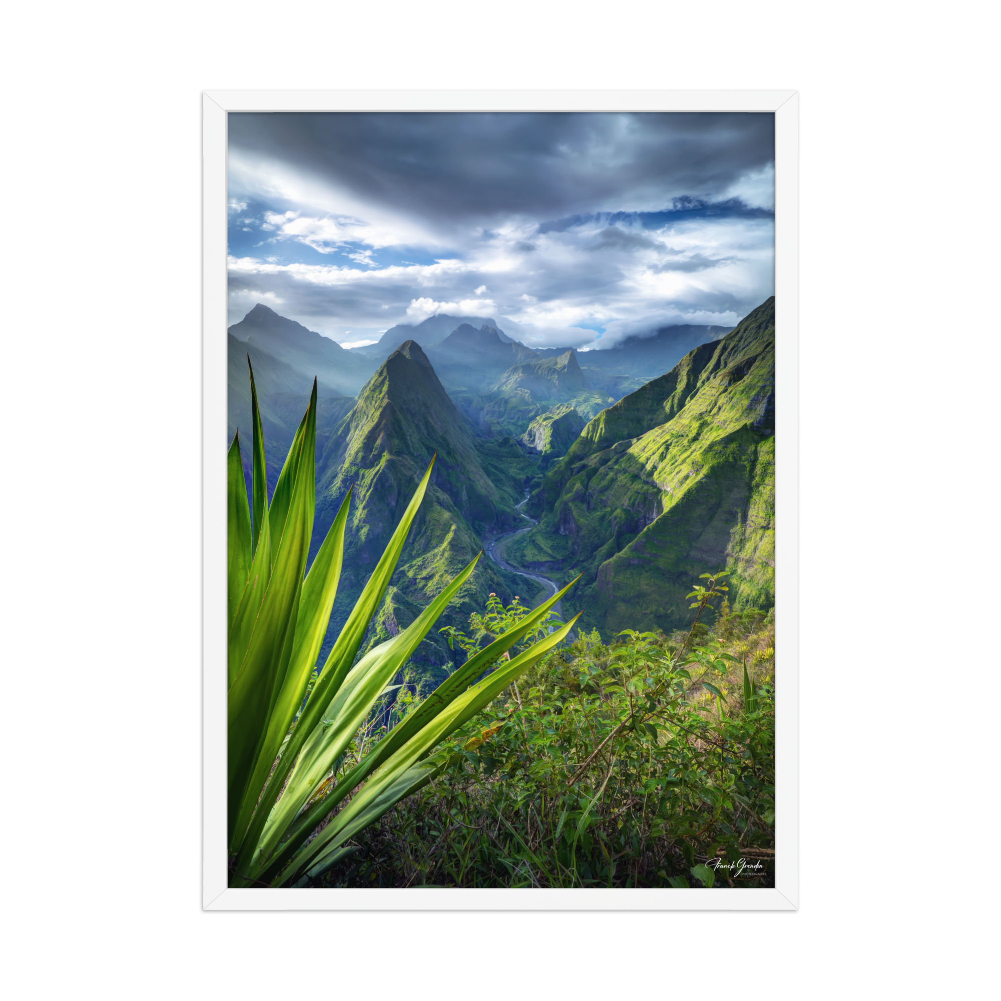 Affiche de La Réunion Mafate, Ciel Tourmenté 50 × 70 cm / Blanc - photographie Franck Grondin