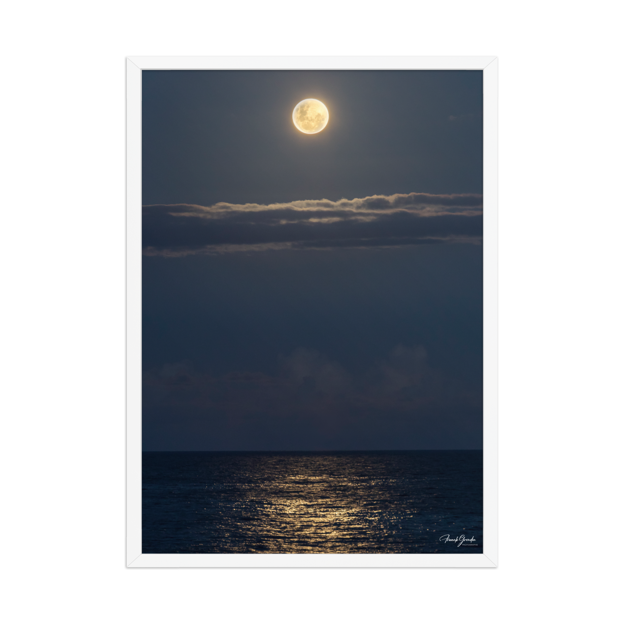 Affiche de La Réunion Lune Rousse sur l'Océan 50 × 70 cm / Blanc - photographie Franck Grondin