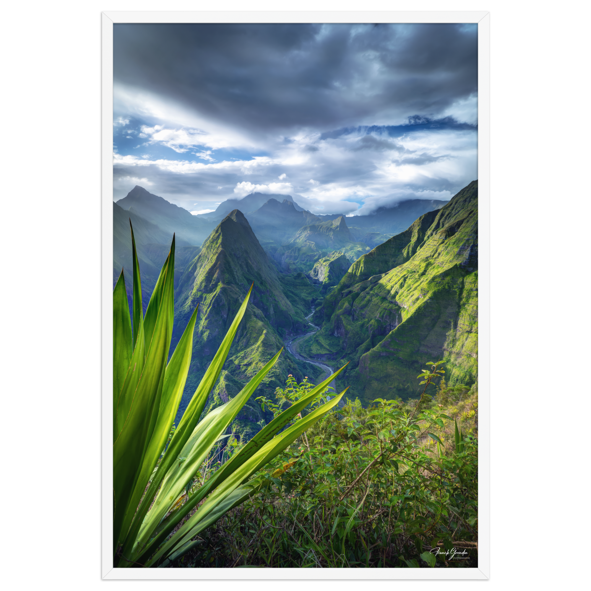 Affiche de La Réunion Mafate, Ciel Tourmenté 61 × 91 cm / Blanc - photographie Franck Grondin