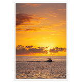 Affiche de La Réunion Retour au Port au Soleil Couchant 61 × 91 cm / Blanc - photographie Franck Grondin