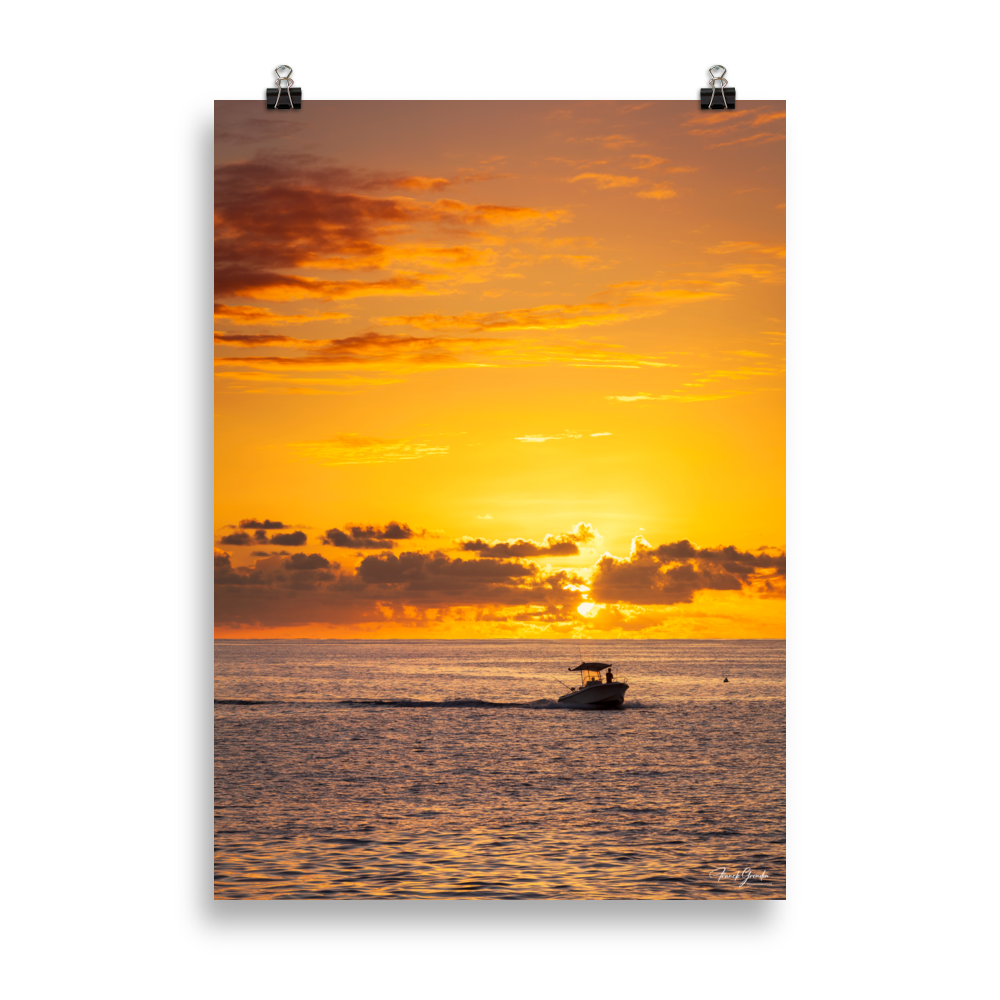 Affiche de La Réunion Retour au Port au Soleil Couchant 50 × 70 cm / Sans cadre - photographie Franck Grondin