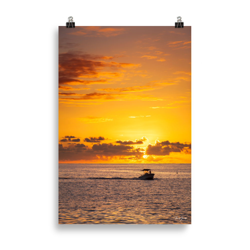 Affiche de La Réunion Retour au Port au Soleil Couchant 61 × 91 cm / Sans cadre - photographie Franck Grondin